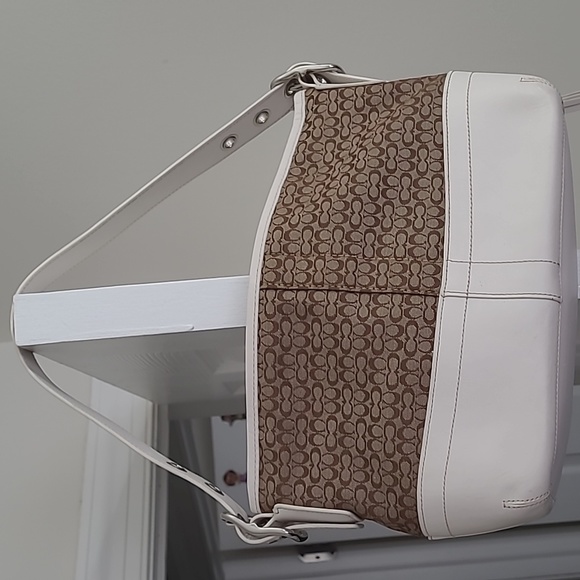 Coach - Picture 2 of 4